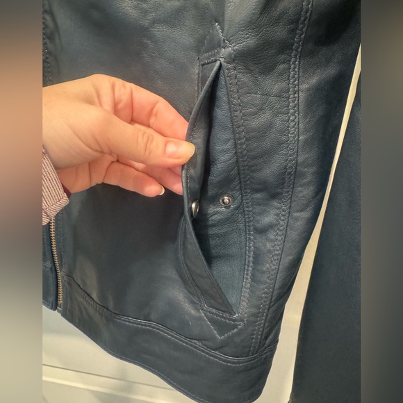 Black Pinet Men's Leather Jacket Blue Size M, There Is a Small Defect - Picture 4 of 7